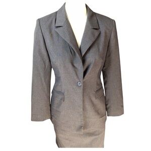 Isabel Arden Gray Tailored Blazer with Notched Lapels and Structured Shoulders